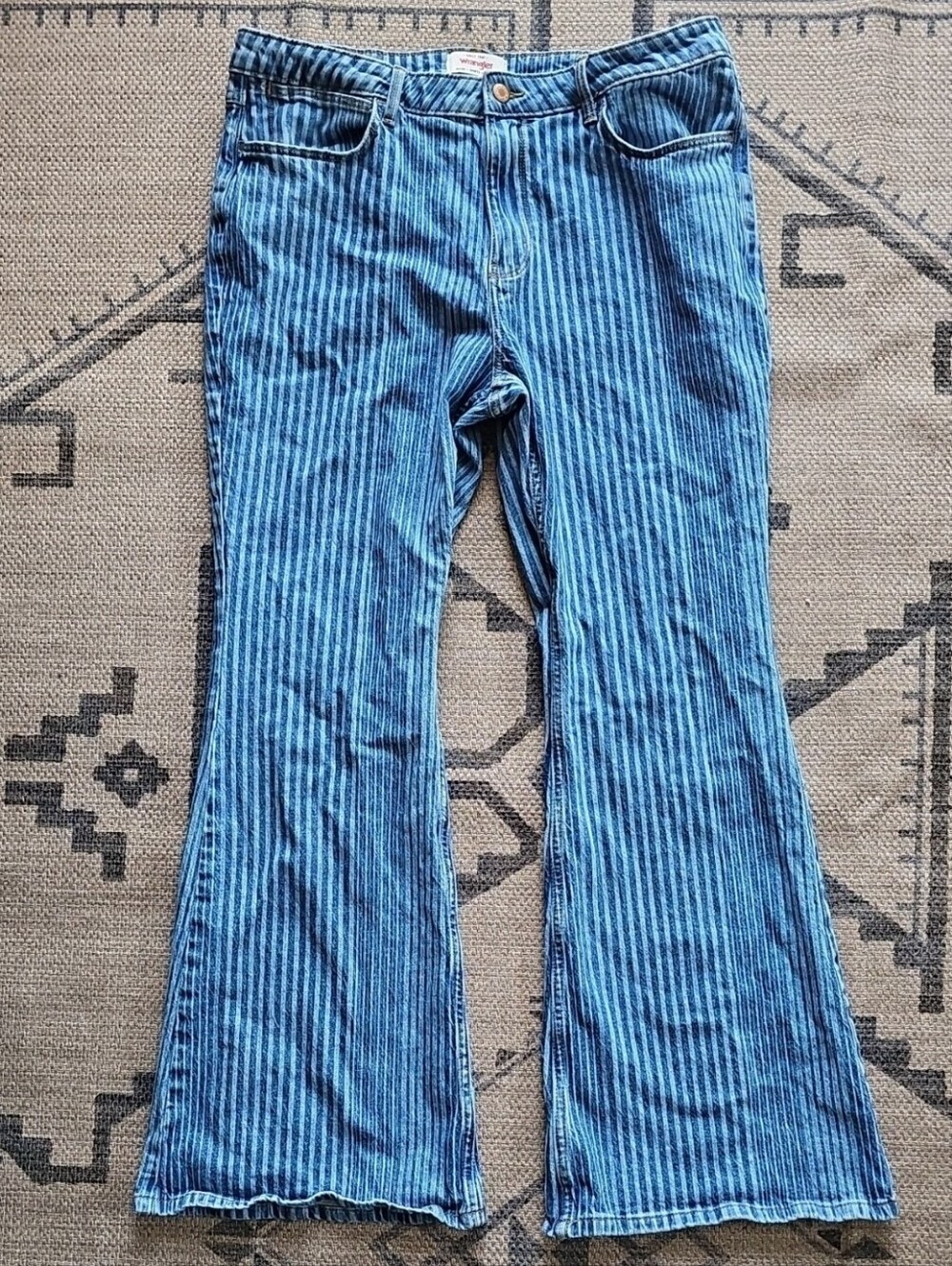Wrangler Women's High Waisted Fierce Flare Jeans
